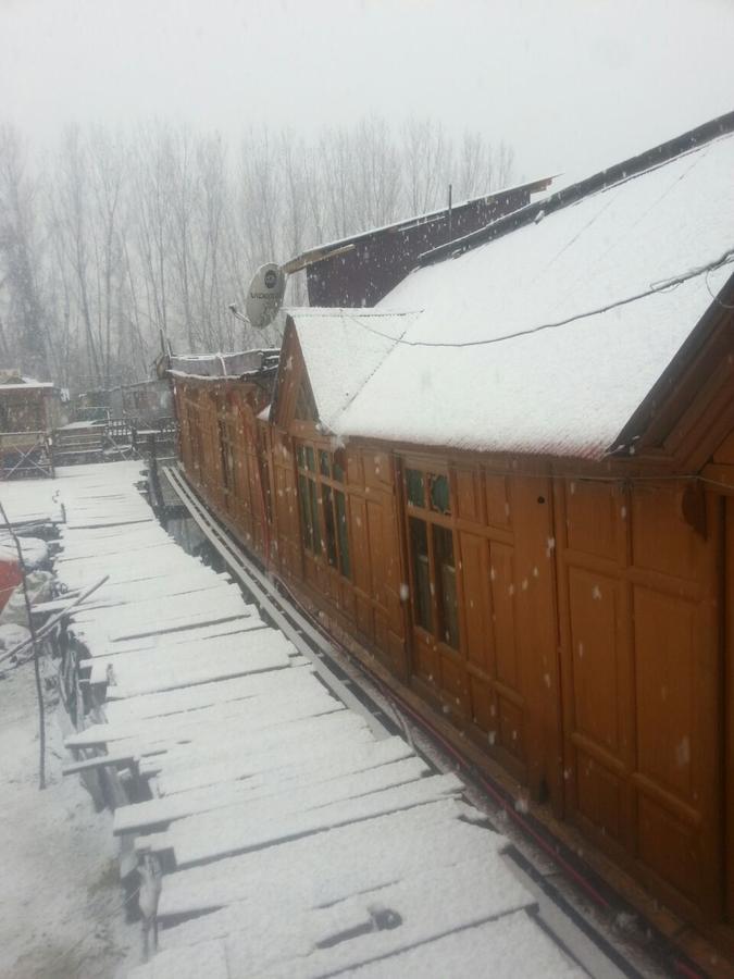 מלון Srīnagar Houseboat - City Of Kashmir מראה חיצוני תמונה